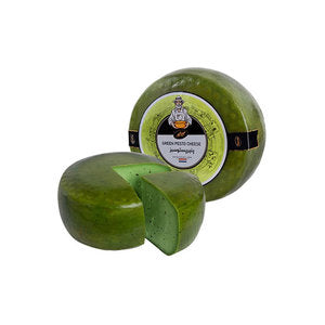 جبن بيستو أخضر مصبوب ومُشكَّل جبن بيستو أخضر مصبوب ومُشكَّل